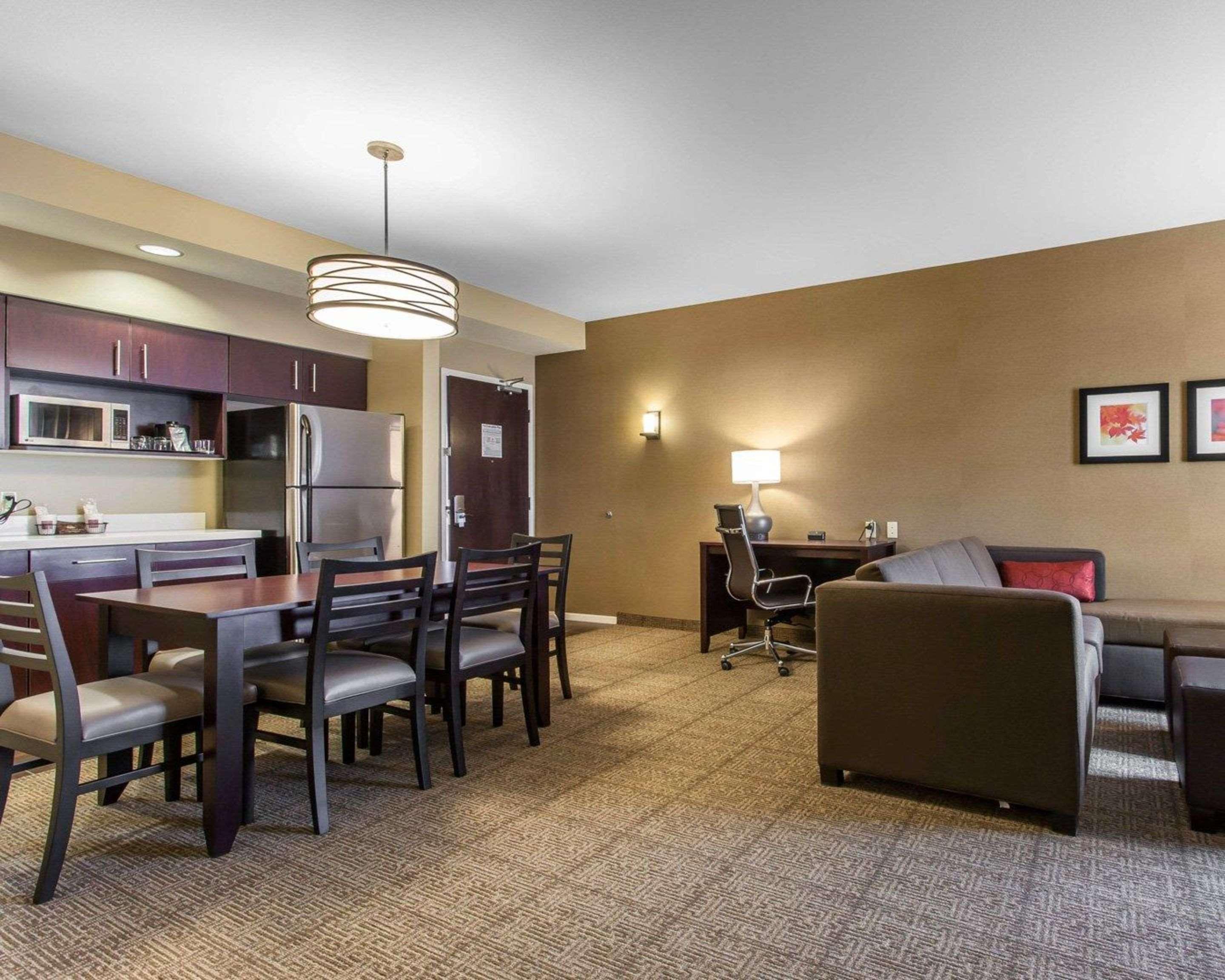 Comfort Suites-Youngstown North Exterior foto